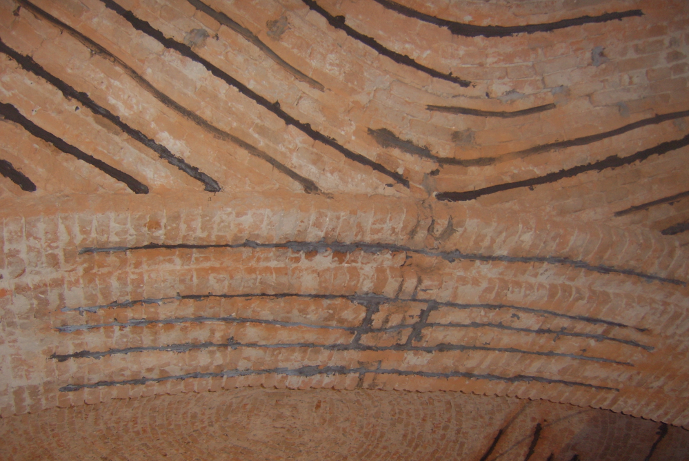 Pajtától palotáig, lépcsőtől templomig, háztól várig…