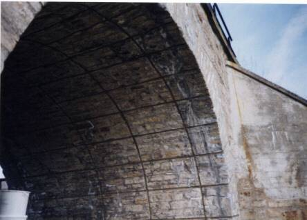 Pajtától palotáig, lépcsőtől templomig, háztól várig…