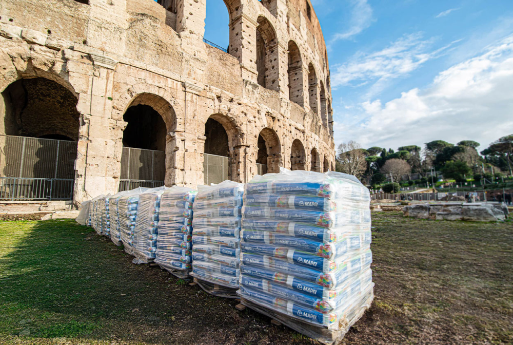 A Mapei műszaki támogatóként vesz részt a Colosseum déli folyosóinak újrakövezésében A Mapei műszaki támogatóként vesz részt a Colosseum déli folyosóinak újrakövezésében