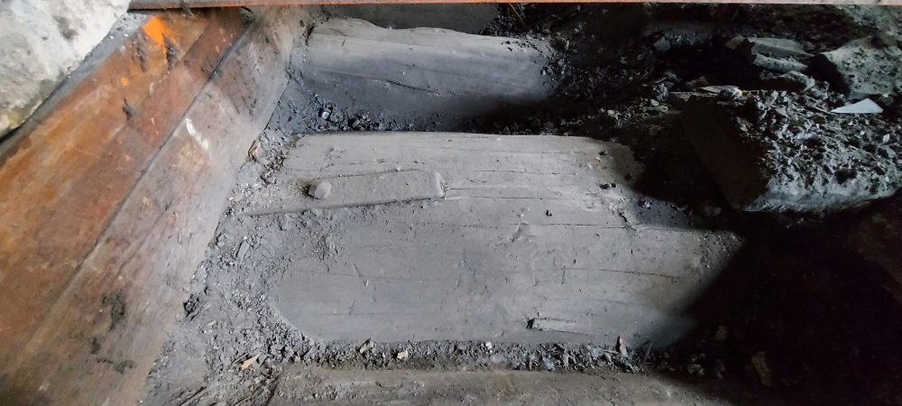 Fagerendás födém károsodása egy százhúsz éves társasházban Fagerendás födém károsodása egy százhúsz éves társasházban