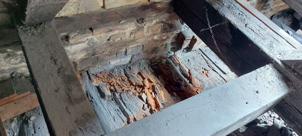 Fagerendás födém károsodása egy százhúsz éves társasházban Fagerendás födém károsodása egy százhúsz éves társasházban