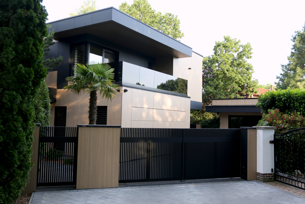 A ház, ahol a garázskapu is stílust teremt A ház, ahol a garázskapu is stílust teremt