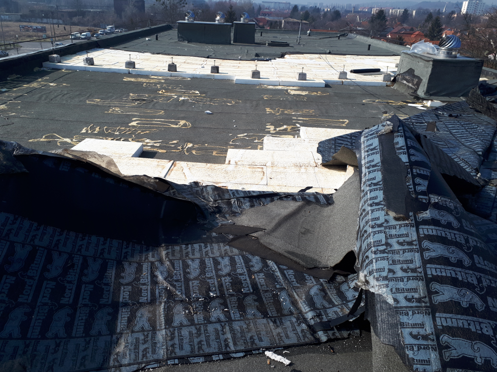 Lapostető-szigetelések jellemző hibái – Mire érdemes figyelni egyenes és fordított rétegrend esetében?