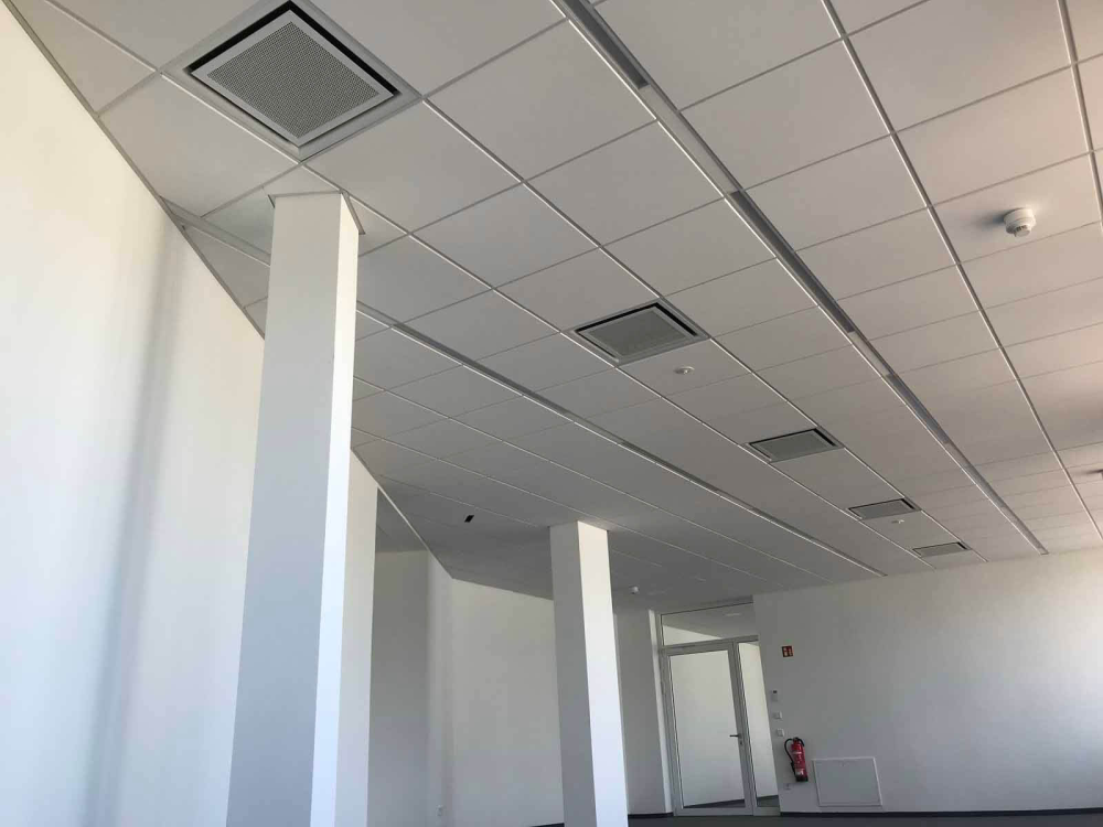 Mennyezeti kazettás klímagerenda