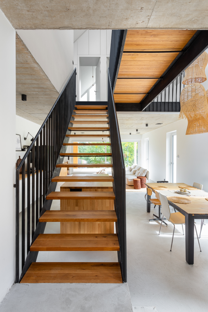 Híd a házban – kifinomult megoldások a tér tagolására Híd a házban – kifinomult megoldások a tér tagolására