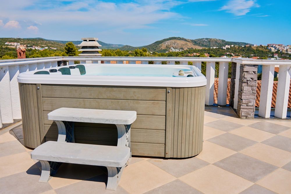Jacuzzi a teraszra? Ezekre figyeljünk a telepítéskor! Jacuzzi a teraszra? Ezekre figyeljünk a telepítéskor!
