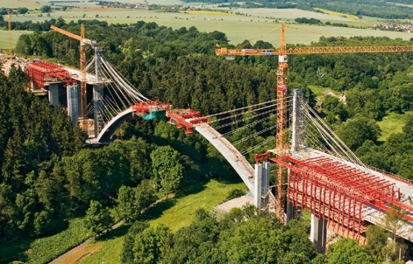 Az acél védősapkáktól a szabadbetonozásig Az acél védősapkáktól a szabadbetonozásig