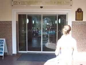 Halk, biztonságos és megbízható fotocellás ajtómozgatás