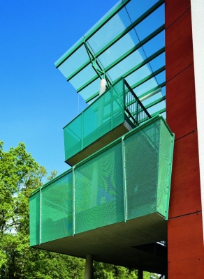 Kontrasztos színvilág, játékos kavalkád