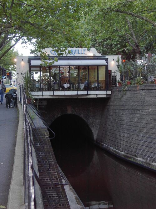 Hajóval Angliában – csatornákon, alagutakban, hidakon át Hajóval Angliában – csatornákon, alagutakban, hidakon át