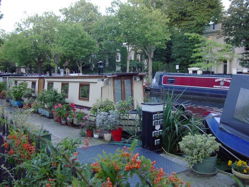 Hajóval Angliában – csatornákon, alagutakban, hidakon át Hajóval Angliában – csatornákon, alagutakban, hidakon át