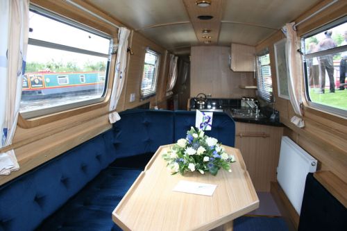 Hajóval Angliában – csatornákon, alagutakban, hidakon át Hajóval Angliában – csatornákon, alagutakban, hidakon át