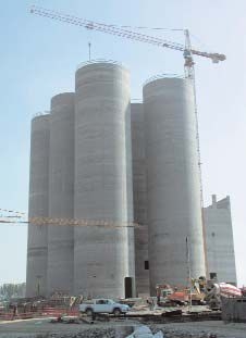 Cementgyári építkezés csúszózsaluzatos technológiával