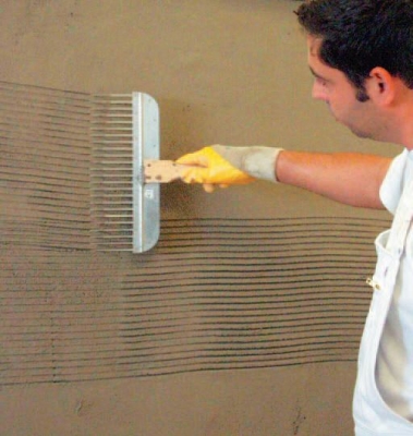 A szárítóvakolat elpárologtatja a falban lévő nedvességet