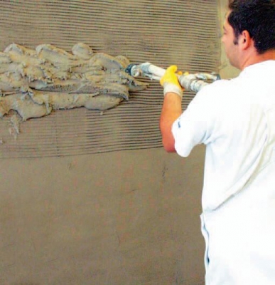 A szárítóvakolat elpárologtatja a falban lévő nedvességet