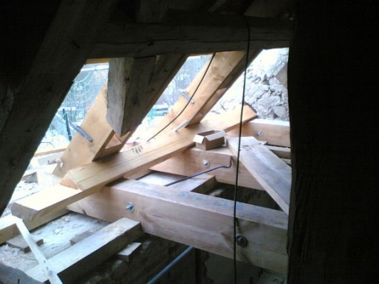 Favédőszer-koncentrátum kül- és beltérre