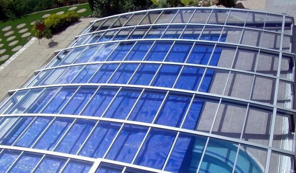 Nyitható medencefedések speciális igényekhez is