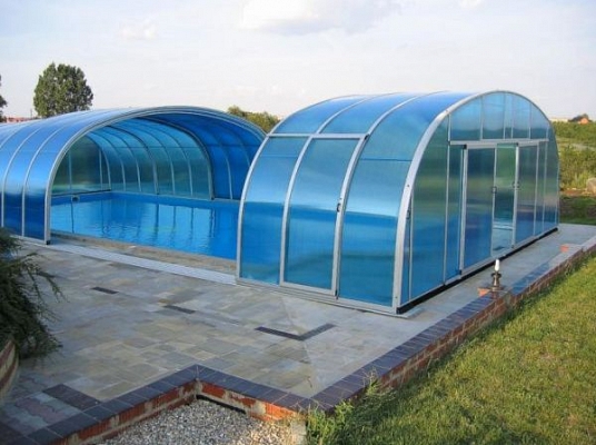 Nyitható medencefedések speciális igényekhez is