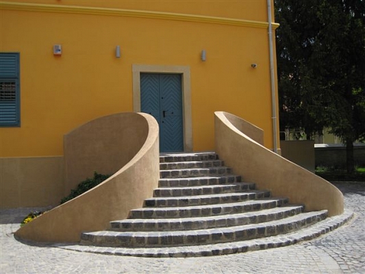 Megújult a pécsi Vasarely Múzeum homlokzata