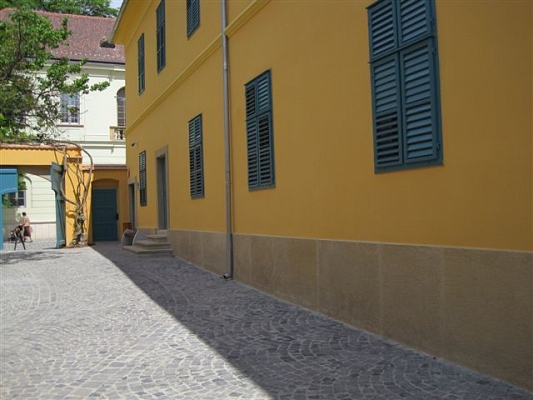 Megújult a pécsi Vasarely Múzeum homlokzata