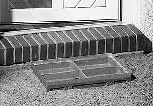 A burkolatba süllyeszthető lábtörlő a vizet is elvezeti