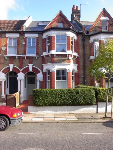 Londoni viktoriánus házak egykor és most