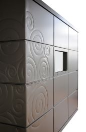 Moduláris homlokzati rendszer lekerekített sarokelemekkel