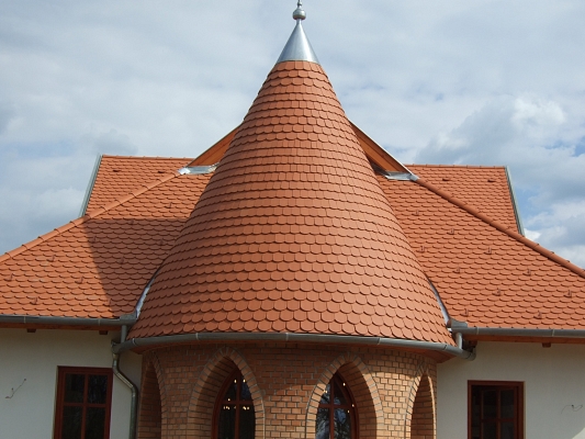 Knittel nyerte a tetőszépségversenyt – a hóhérakasztás elmaradt