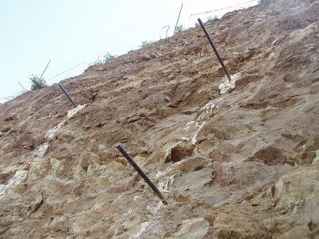 A poliuretán hab megállítja az épületsüllyedést