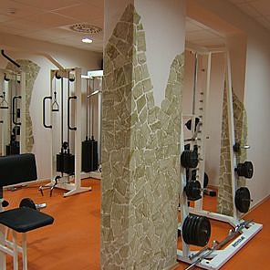 Íves felületek is burkolhatók természetes kövekkel Íves felületek is burkolhatók természetes kövekkel