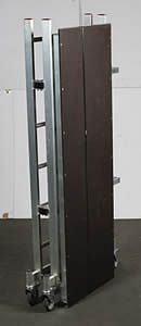 Összecsukható állvány csúszásmentes járólappal Összecsukható állvány csúszásmentes járólappal