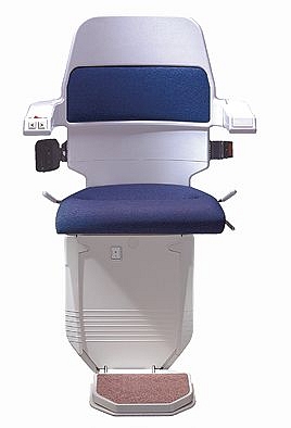 Íves és szűk lépcsőkre is szerelhető lépcsőlift