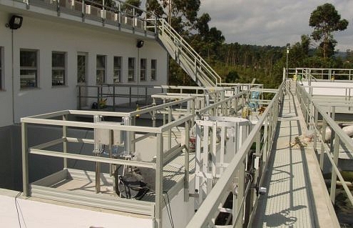 A műgyanta járórácsok tartósak, könnyűek, és sosem rozsdásoknak