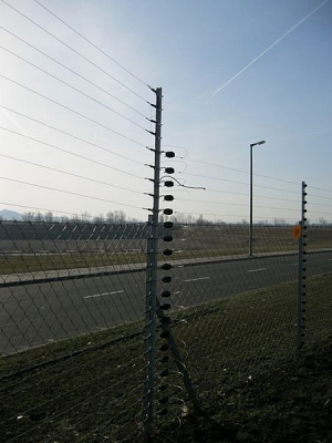 Sokkoló kerítés – érzékel, elriaszt, késleltet