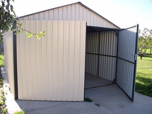 A mobilgarázs praktikus megoldást nyújt az autó tárolására