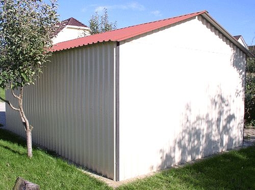 A mobilgarázs praktikus megoldást nyújt az autó tárolására