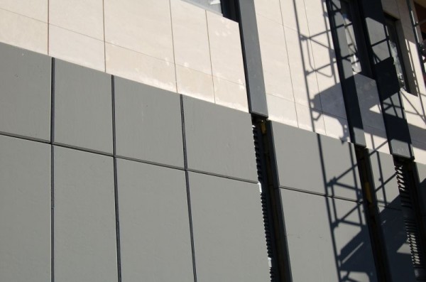 Homlokzati kéregpanelek akár egy centiméter vastagságban is Homlokzati kéregpanelek akár egy centiméter vastagságban is