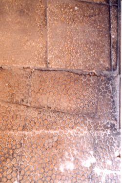 Egy függőfolyosó felújításának viszontagságos története (1. rész)