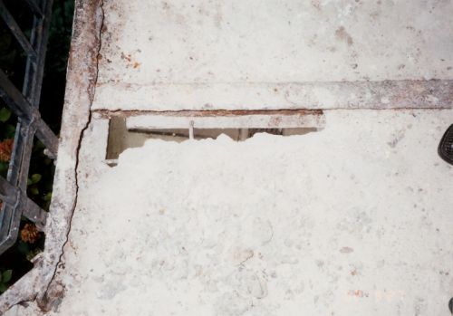 Egy függőfolyosó felújításának viszontagságos története (1. rész)