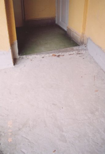 Egy függőfolyosó felújításának viszontagságos története (1. rész)