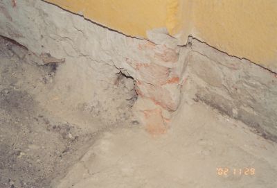 Egy függőfolyosó felújításának viszontagságos története (1. rész)