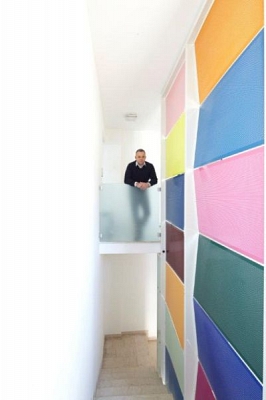 Dizájn, védelem és egyszerre cégtábla is