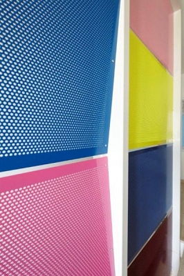 Dizájn, védelem és egyszerre cégtábla is