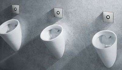 Érintés nélküli vécélehúzó nyilvános illemhelyekbe