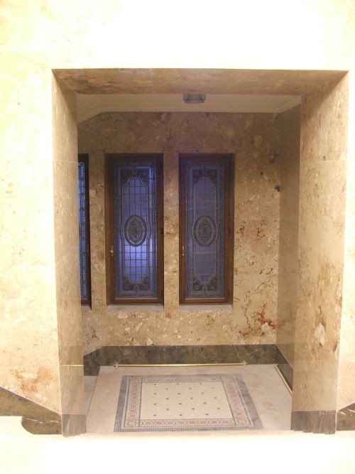 Különleges követelmények, meglepő tartószerkezeti következmények