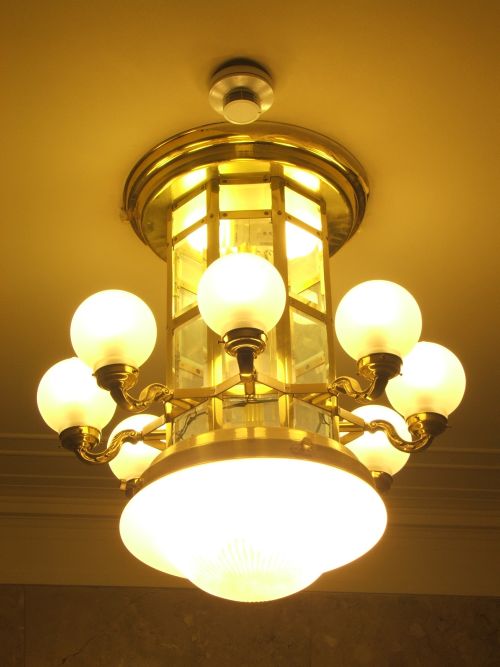 Különleges követelmények, meglepő tartószerkezeti következmények