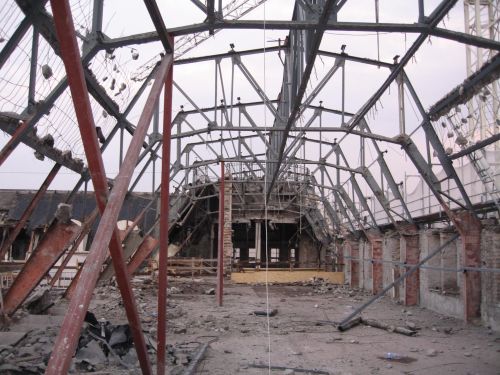 Különleges követelmények, meglepő tartószerkezeti következmények