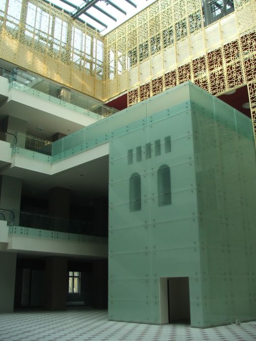 Különleges követelmények, meglepő tartószerkezeti következmények