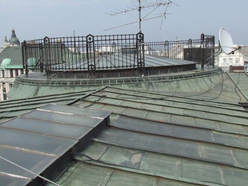 Különleges követelmények, meglepő tartószerkezeti következmények