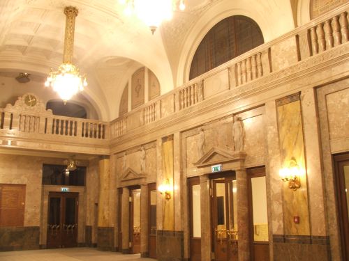 Különleges követelmények, meglepő tartószerkezeti következmények